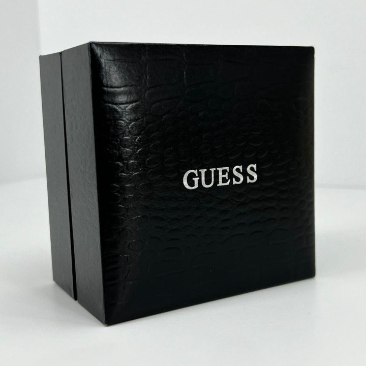 Часы Guess