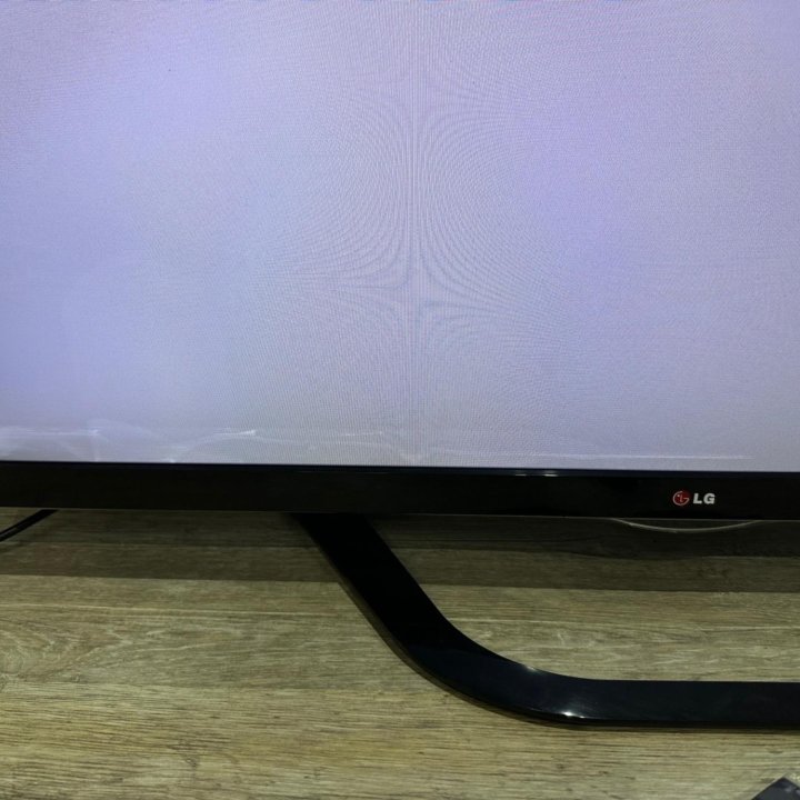LED телевизор LG 42 дюйма (107 см)
