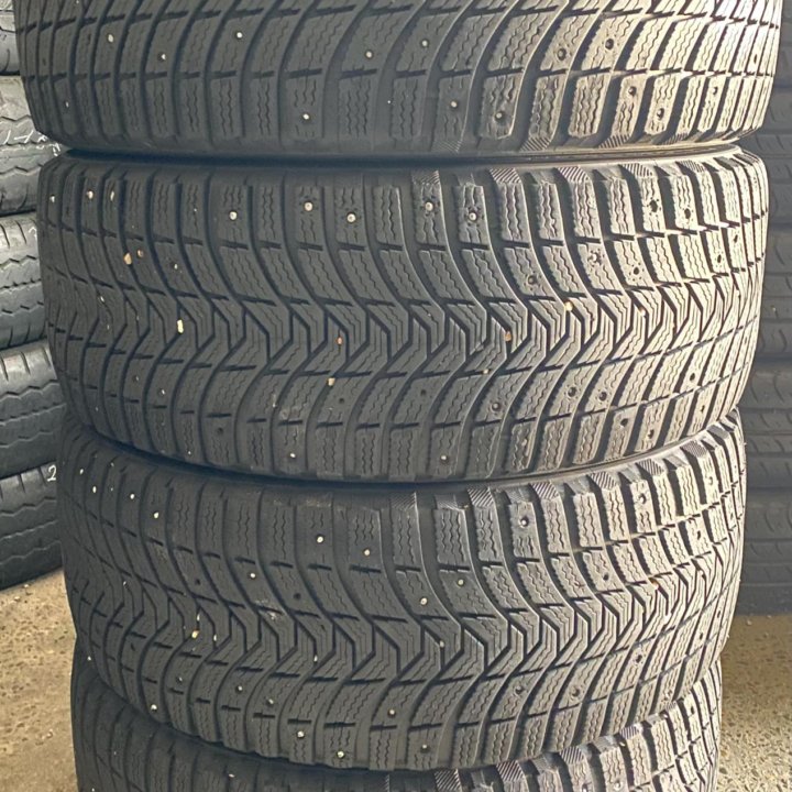 Michelin X-ice North 3 255/45 R18