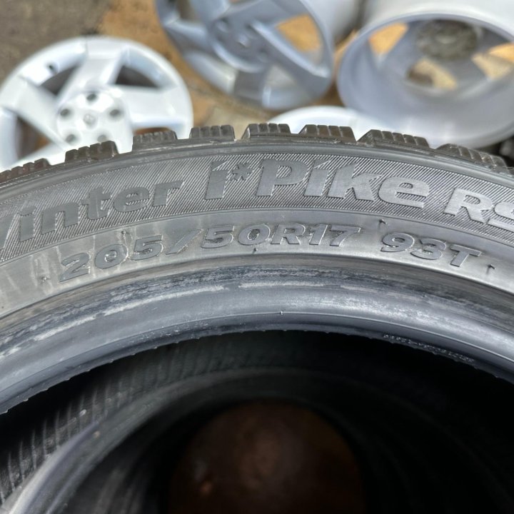 205/50/17 зима, шипы Hankook Winter i Pike RS W419