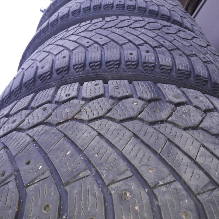 Зимняя резина Continental 245/45R18