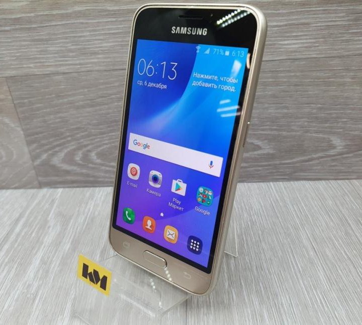 Смартфон Samsung Galaxy J1 (2016) 1/8 ГБ золотистый