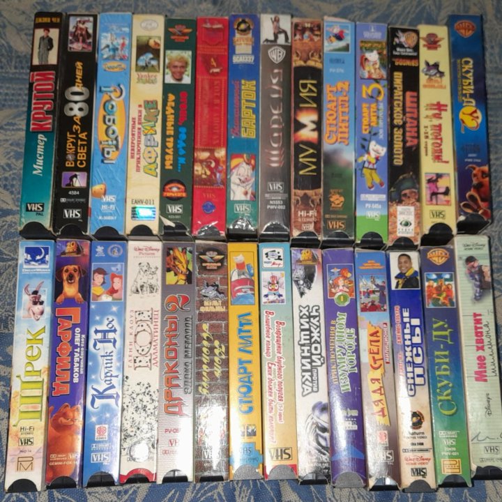 Кассеты VHS (28 штук)