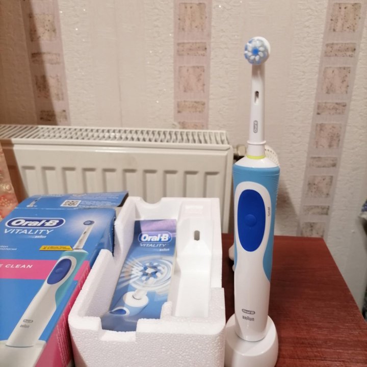 Новая зубная щетка Oral-B Vitality