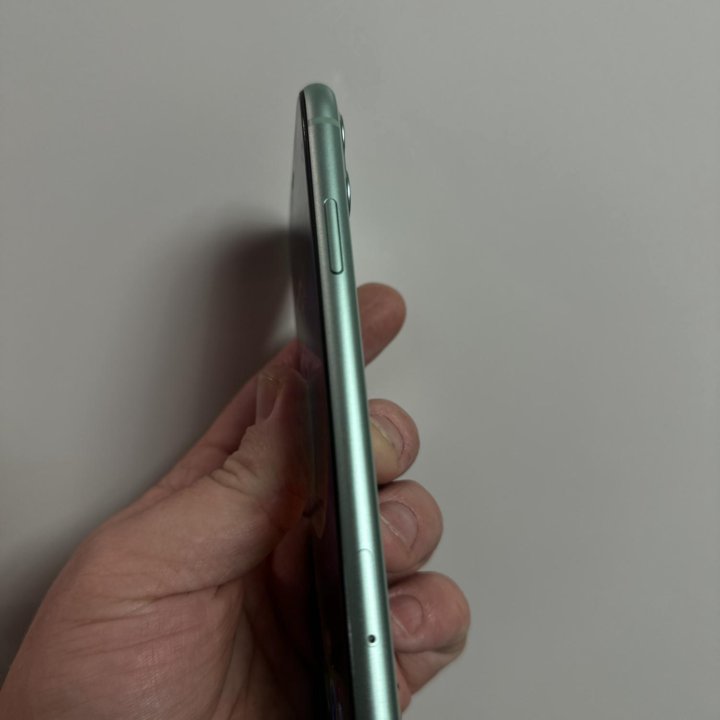 Продам iPhone 11 128Gb Green