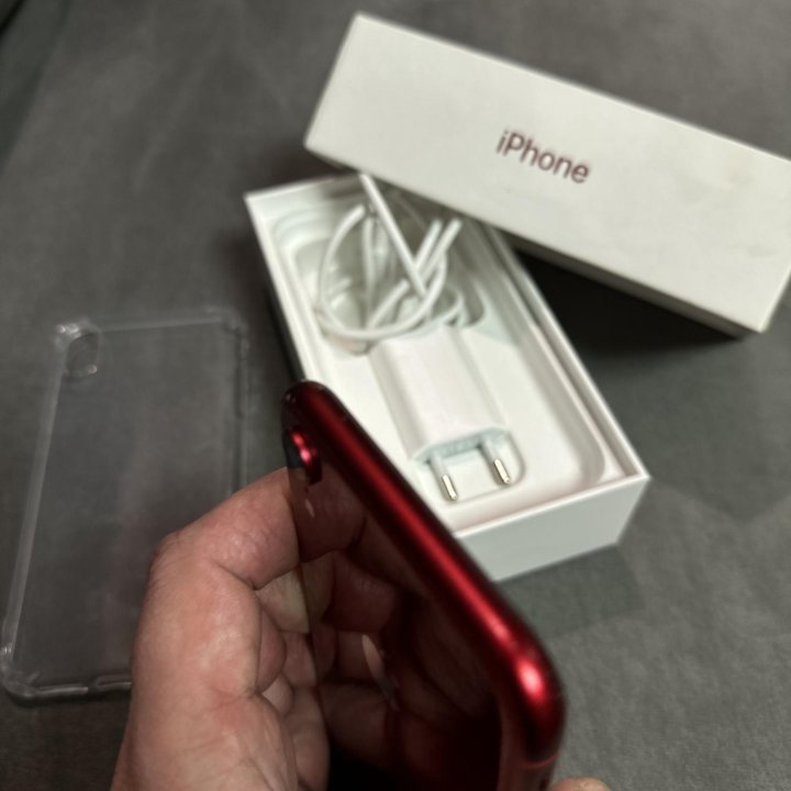 Продам iPhone XR 64Gb Red Product