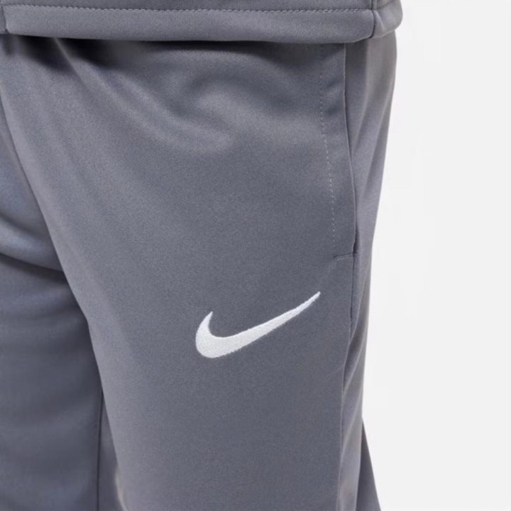 Костюм Nike 7/8 лет unisex