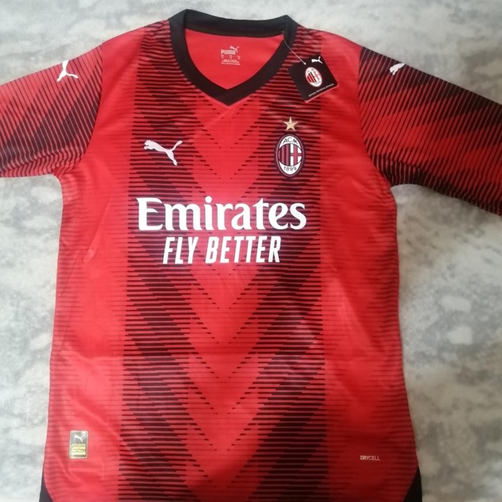 Футбольная форма AC Milan.