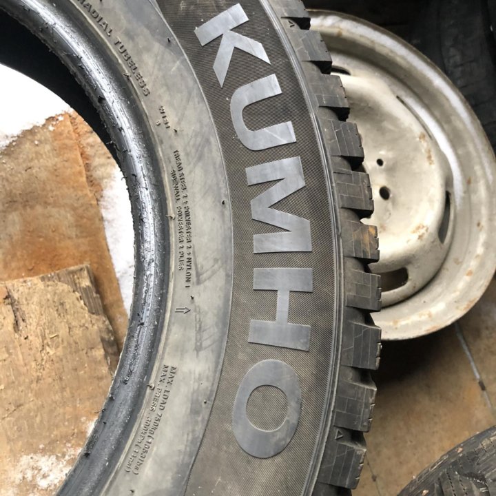 215/65 R16 шины зимние Кумхо 2шт