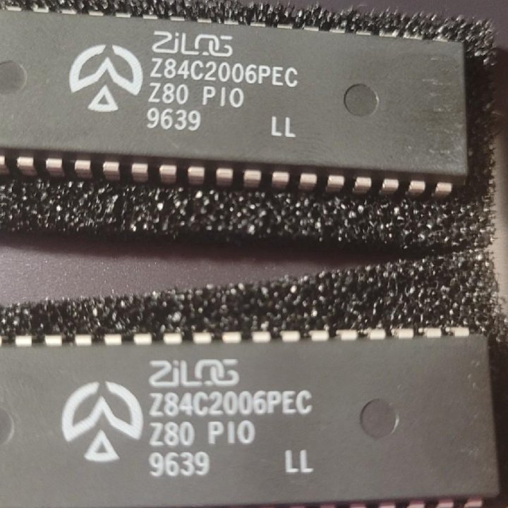 Микросхемы 6 шт (4 Siemens, 2 Zilog )