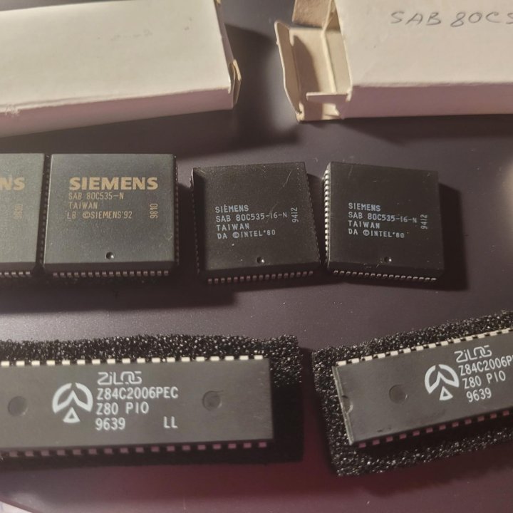 Микросхемы 6 шт (4 Siemens, 2 Zilog )