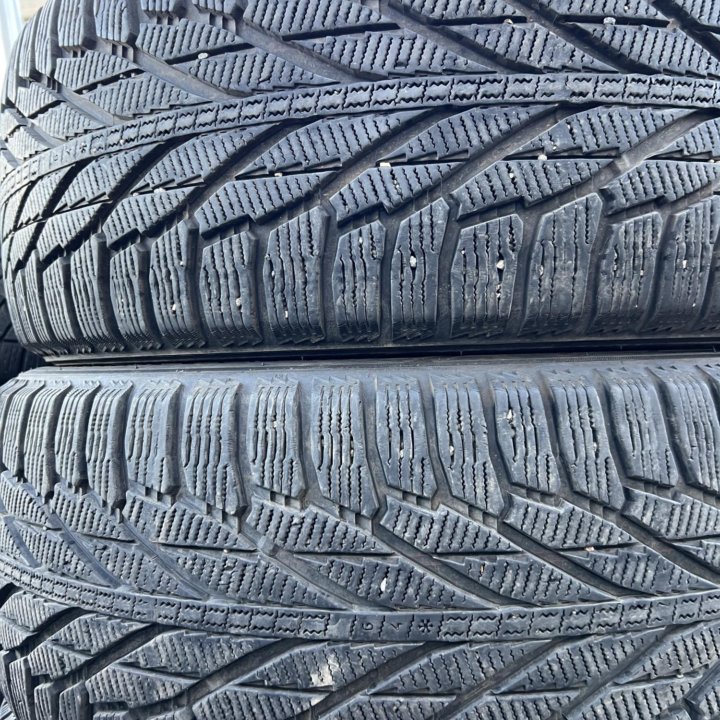 245 55 19 Nokian Hakkapeliitta R2 SUV зима комплек