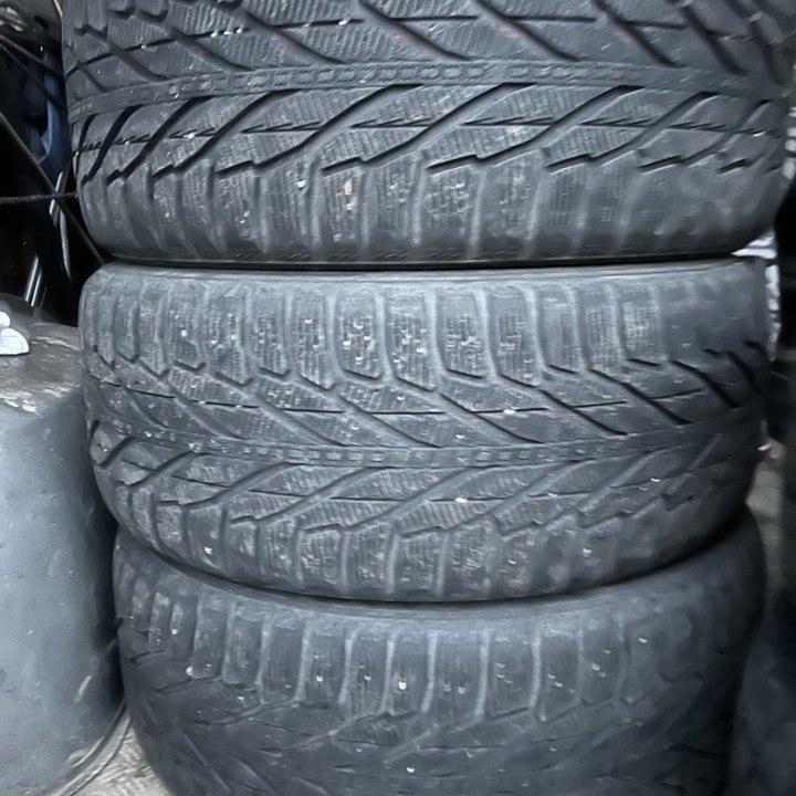 255 50 19 Nokian Hakkapeliitta R2 SUV зима 2 шины