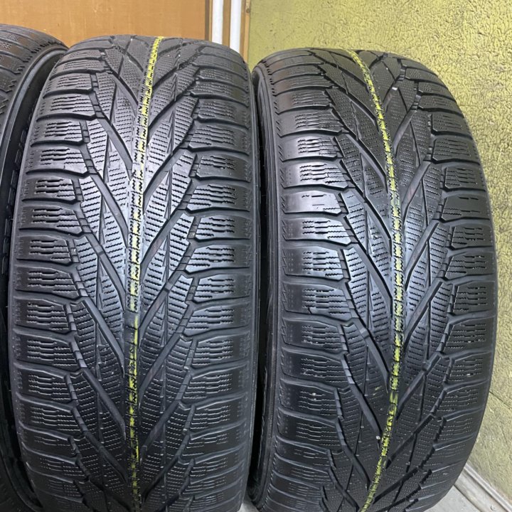 Nokian hakkapeliitta R2 SUV 235/55 R18