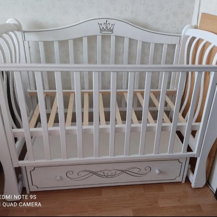 Детская кроватка