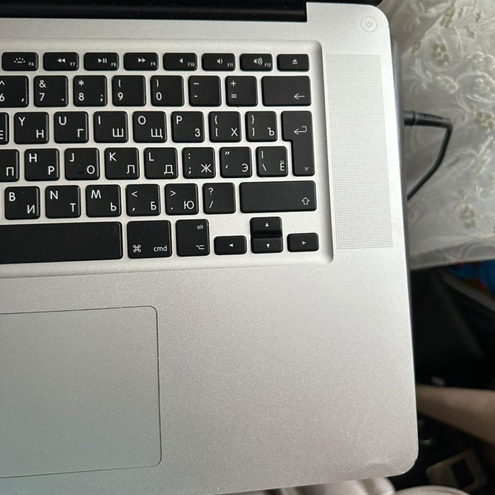 MacBook Pro 15 CORE I5 2.4ghz/4gb ram (8gb)/500gb