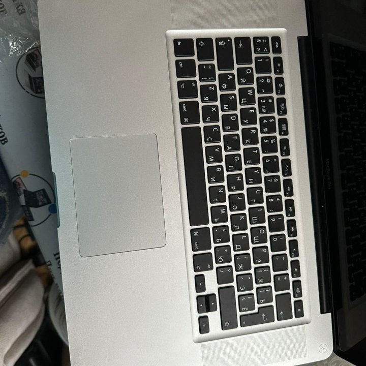 MacBook Pro 15 CORE I5 2.4ghz/4gb ram (8gb)/500gb