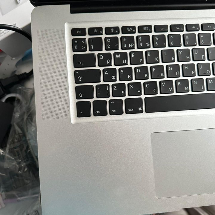 MacBook Pro 15 CORE I5 2.4ghz/4gb ram (8gb)/500gb