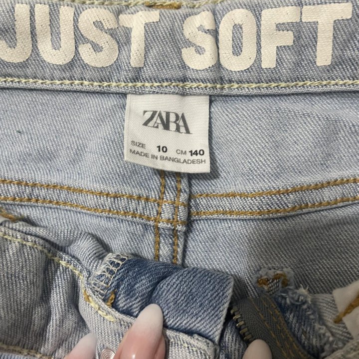 Джинсы Zara