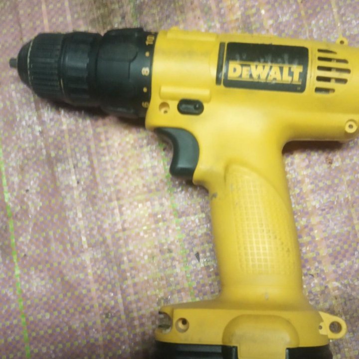 Аккум,шуруповёрт dewalt и зар.устройство metabo