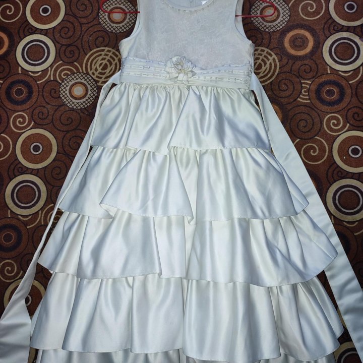 Нарядное платье