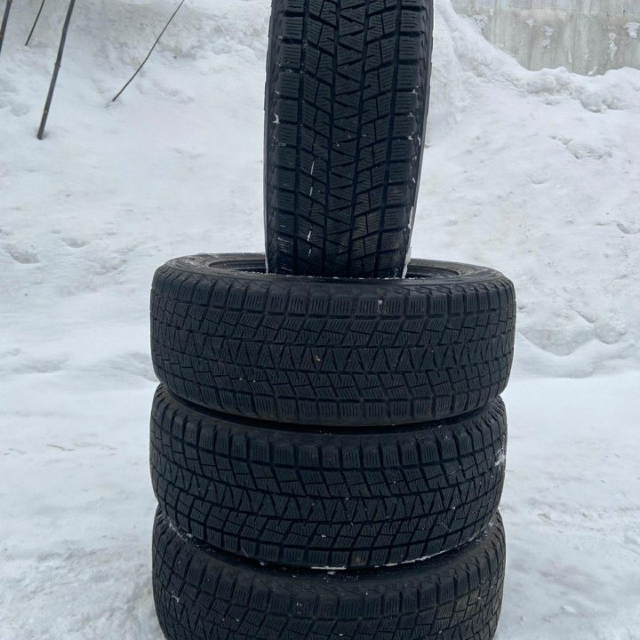 BRIDGESTONE BLIZZAK DM-V1 225/60/17