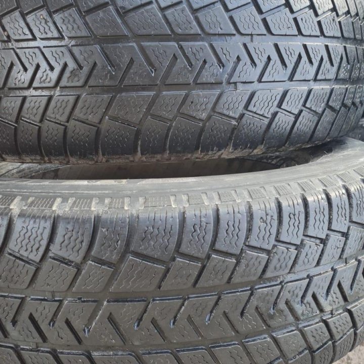 Шины зима шипы Michelin 225-65R17 4-2-1шт подбор