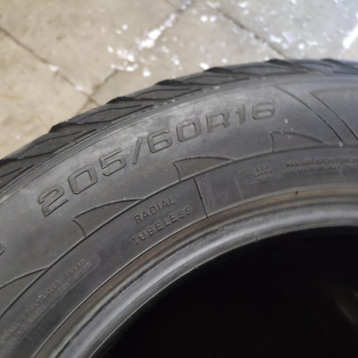 Goodyear 205/60/16 зима 4шт