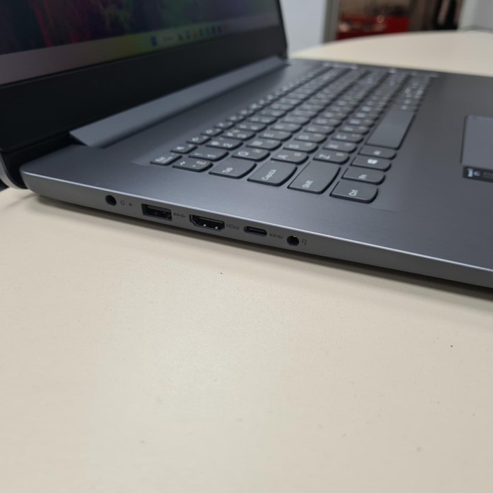 Ноутбук Lenovo 17.3