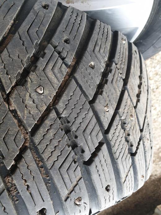 Шины зима шипы Goodyear 235-55R17 4-2-1шт подбор