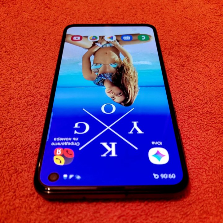 Телефон Samsung Galaxy S10e