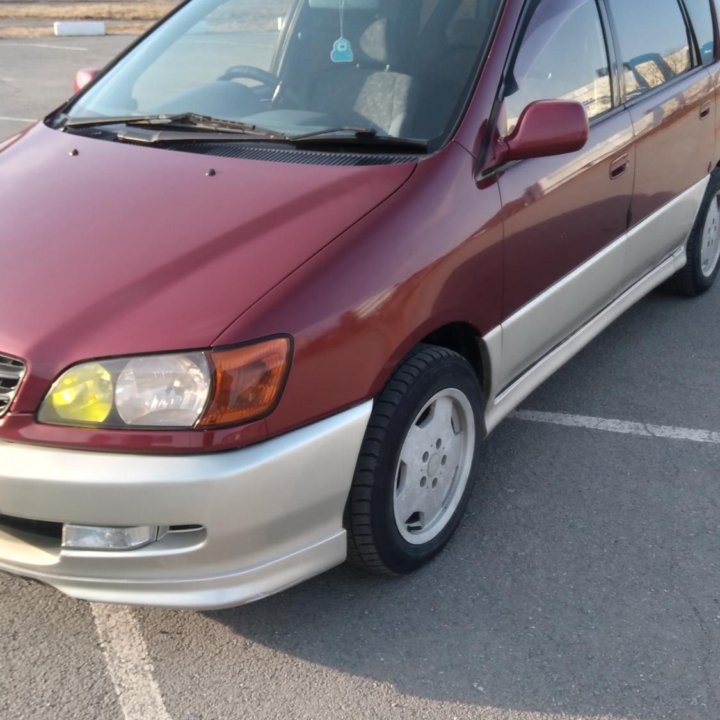 Toyota Ipsum, 1998