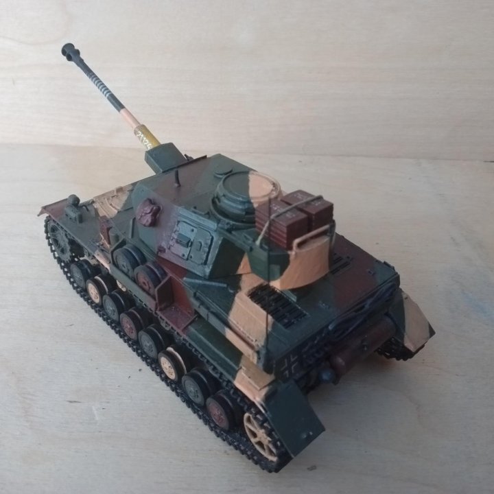 Модель немецкий танк Pz 4 Pz T-IV H Panzer IV 1/35