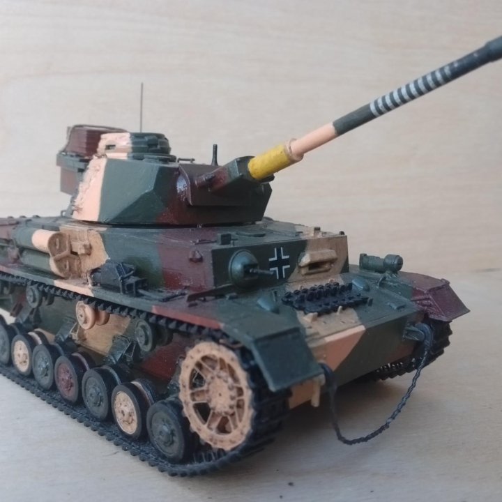 Модель немецкий танк Pz 4 Pz T-IV H Panzer IV 1/35