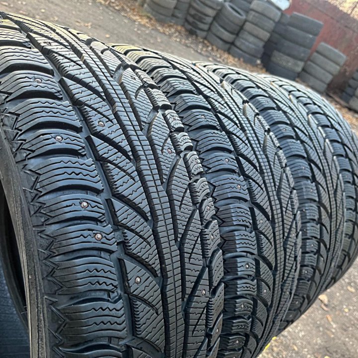 Зима Cooper Weather-Master WSC 215/60 R17 96T