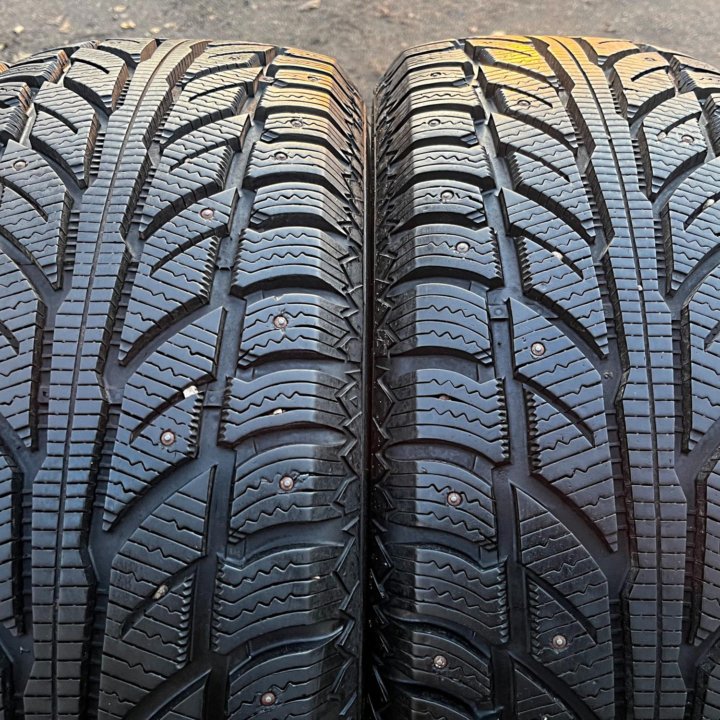 Зима Cooper Weather-Master WSC 215/60 R17 96T