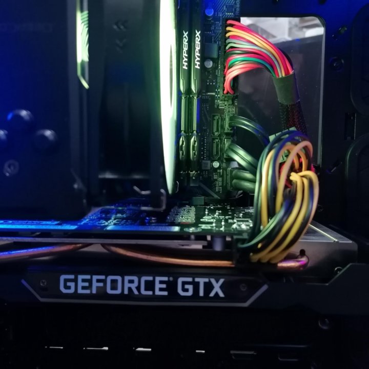 Игровой монстр в стекле 