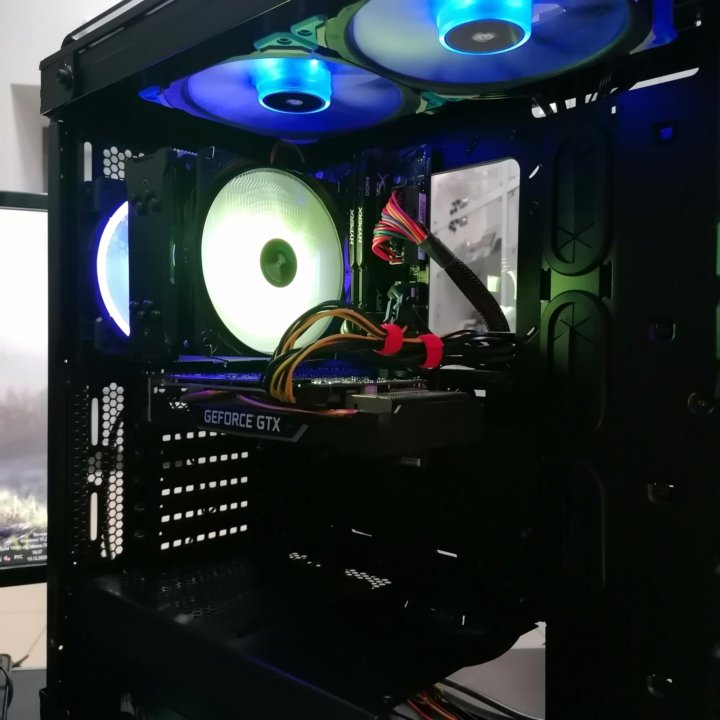 Игровой монстр в стекле 