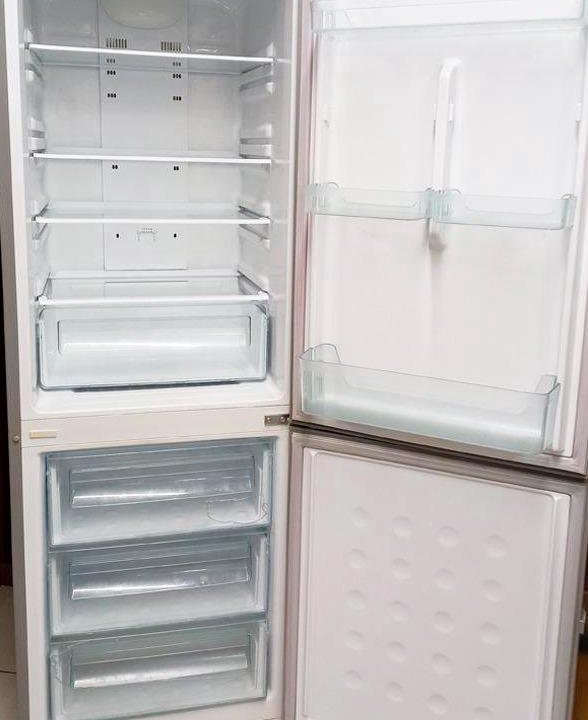 Холодильник Samsung! Как новый! Гарантия 1год!