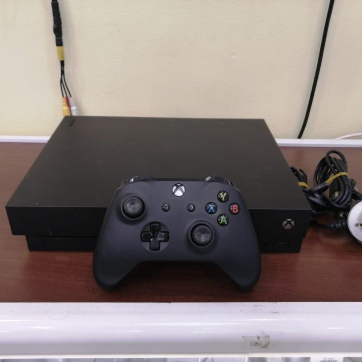 Xbox One X 1TB + Gamepass Ultimate