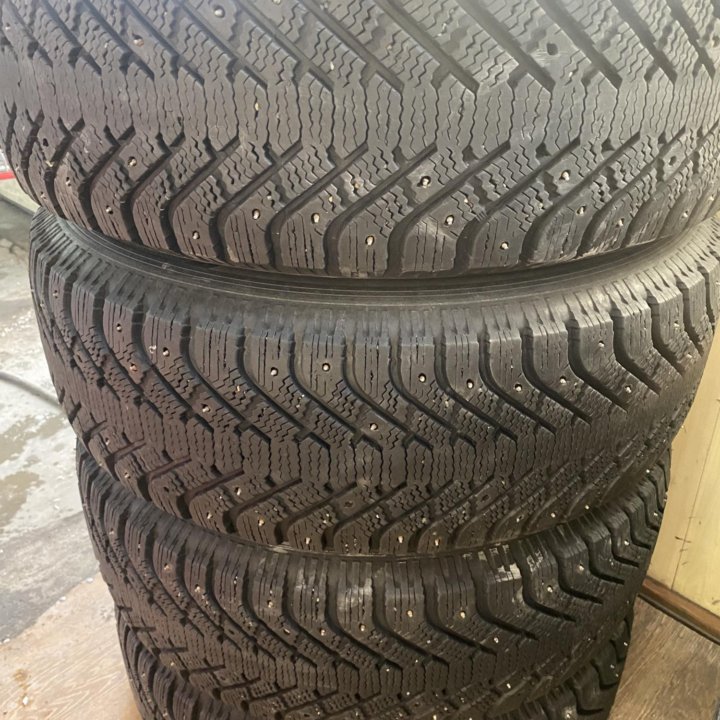 265/65/17 Goodyear зима шипы