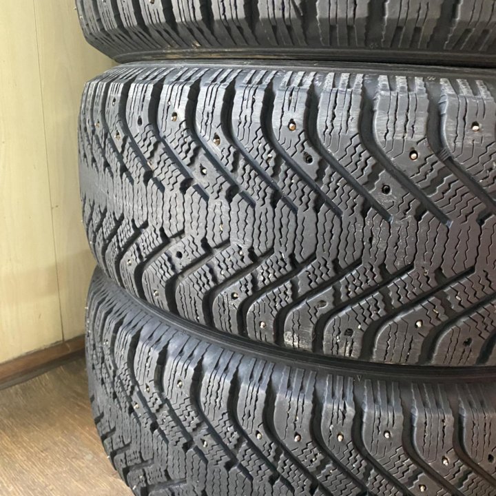 265/65/17 Goodyear зима шипы