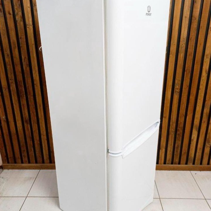 Холодильник Indesit! Как новый! Гарантия 1год!