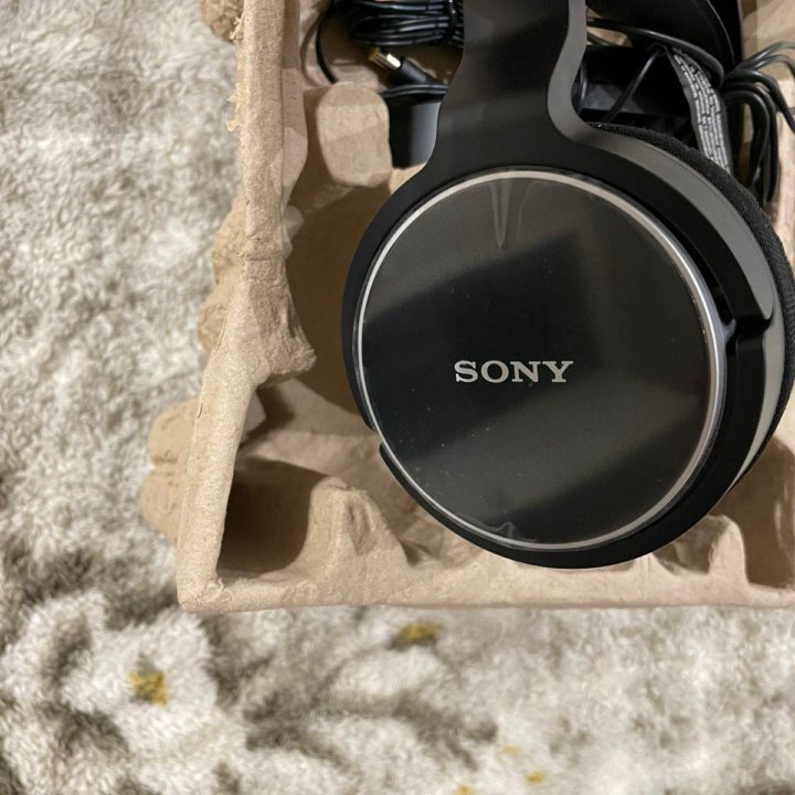 Беспроводные наушники Sony