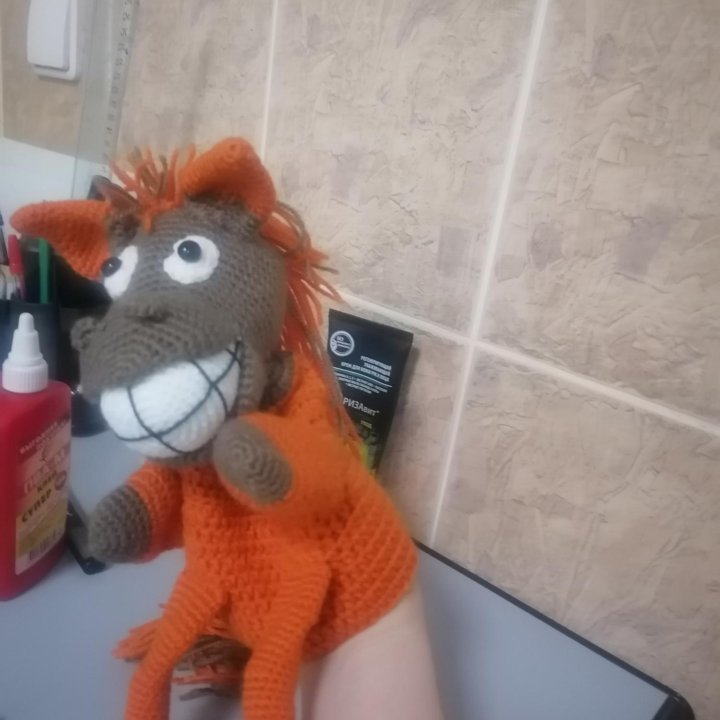 Конь на руку