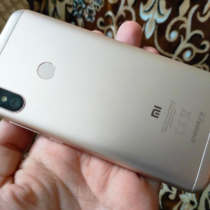 Xiaomi Mi A2 Lite (4/64Gb)