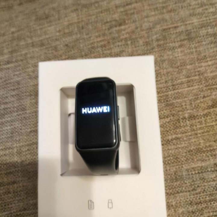 Смарт часы Huawei band 6 бу