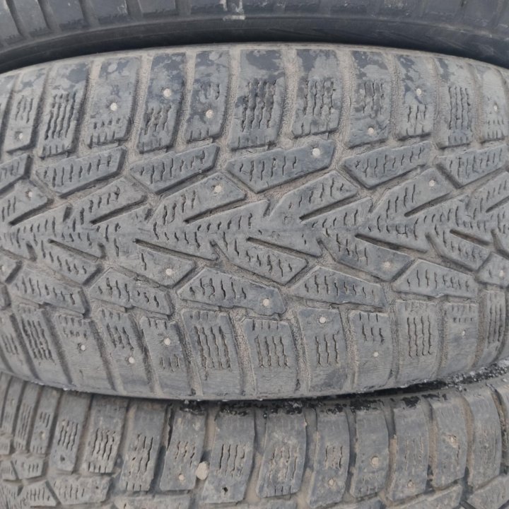 Nokian Hakkapeliitta 7, 215/55/17