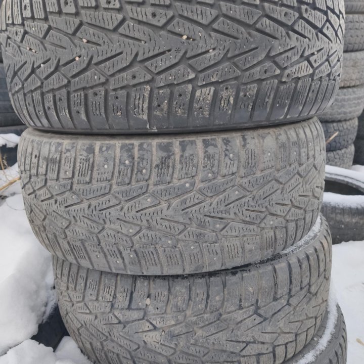 Nokian Hakkapeliitta 7, 215/55/17