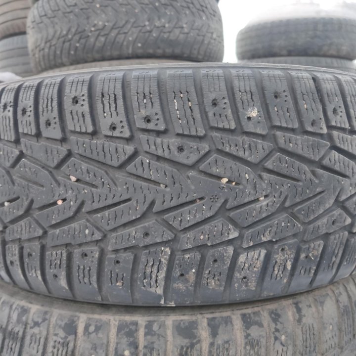 Nokian Hakkapeliitta 7, 215/55/17